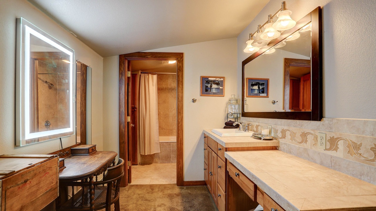 Photo of Bathroom in Lyons