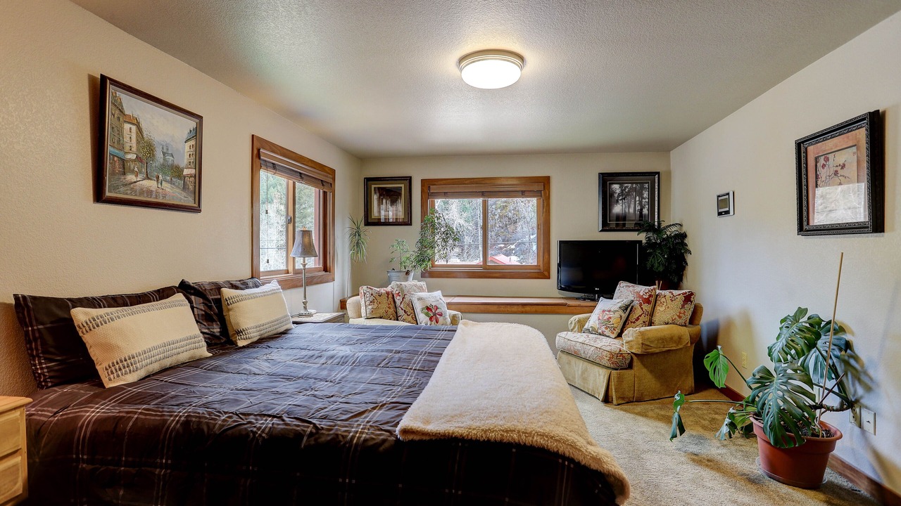 Photo of Bedroom in Lyons