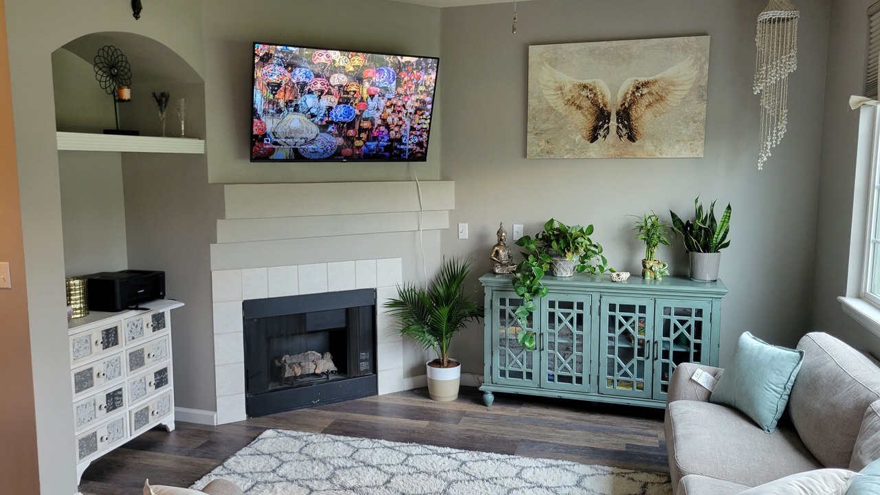 Photo of Livingroom in Ken Caryl