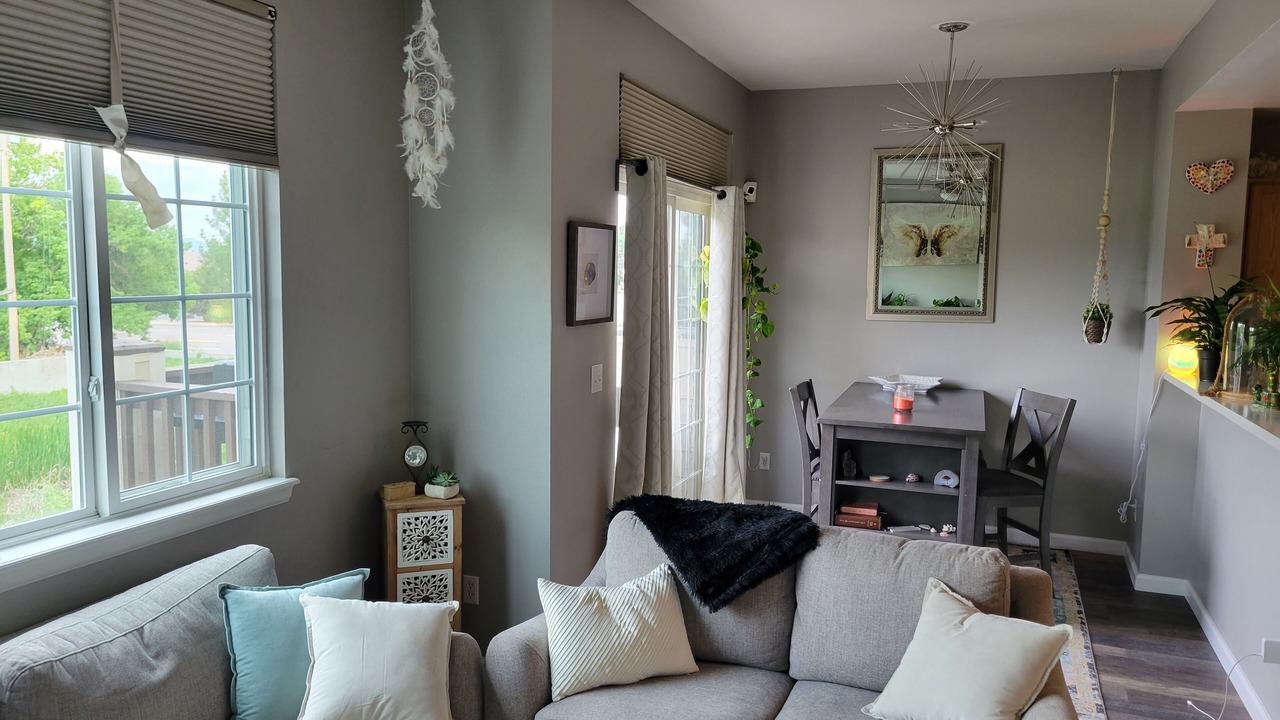 Photo of Livingroom in Ken Caryl