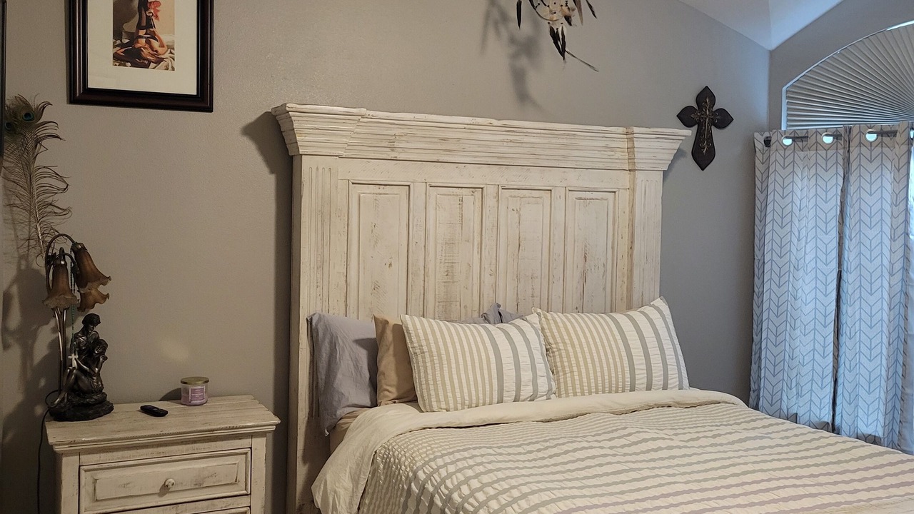 Photo of Bedroom in Ken Caryl