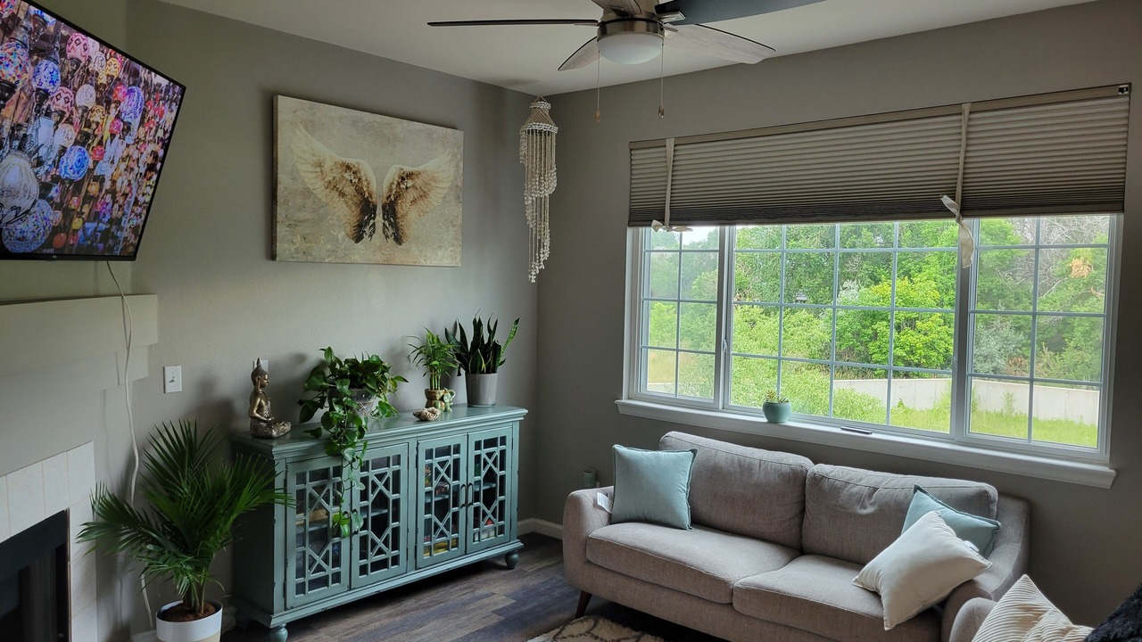 Photo of Livingroom in Ken Caryl