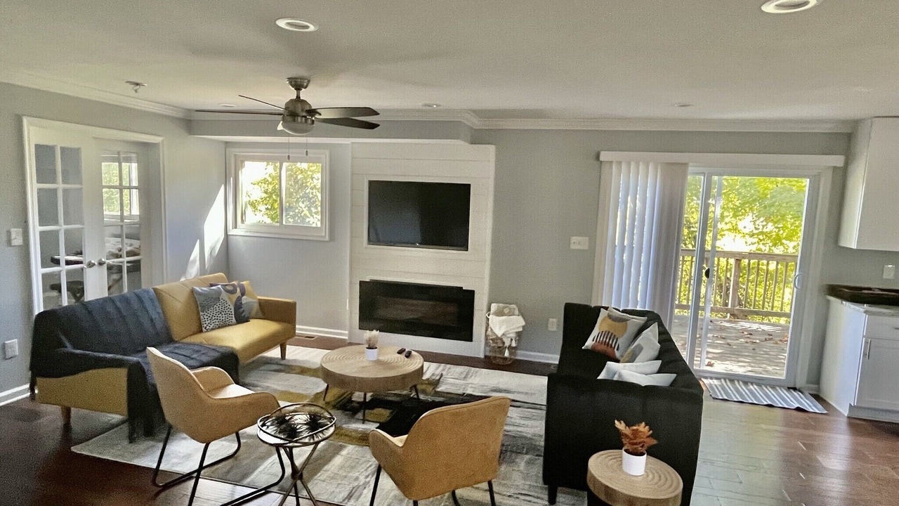 Photo of Livingroom in Idylwood