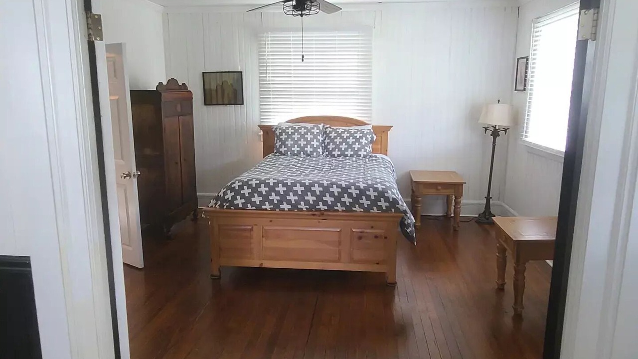Photo of Bedroom in Pocahontas