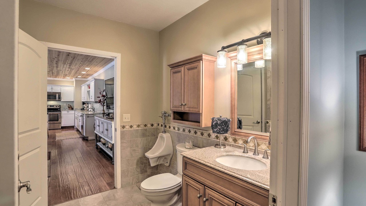 Photo of Bathroom in Tiffin