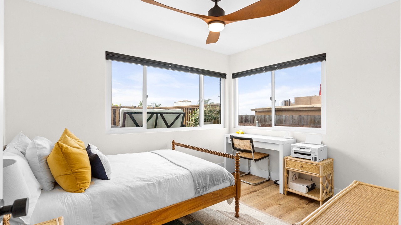 Photo of Bedroom in Bay Park