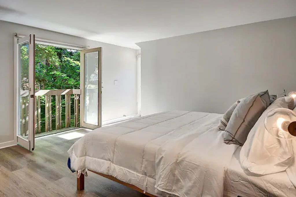 Photo of Bedroom in Eastlake