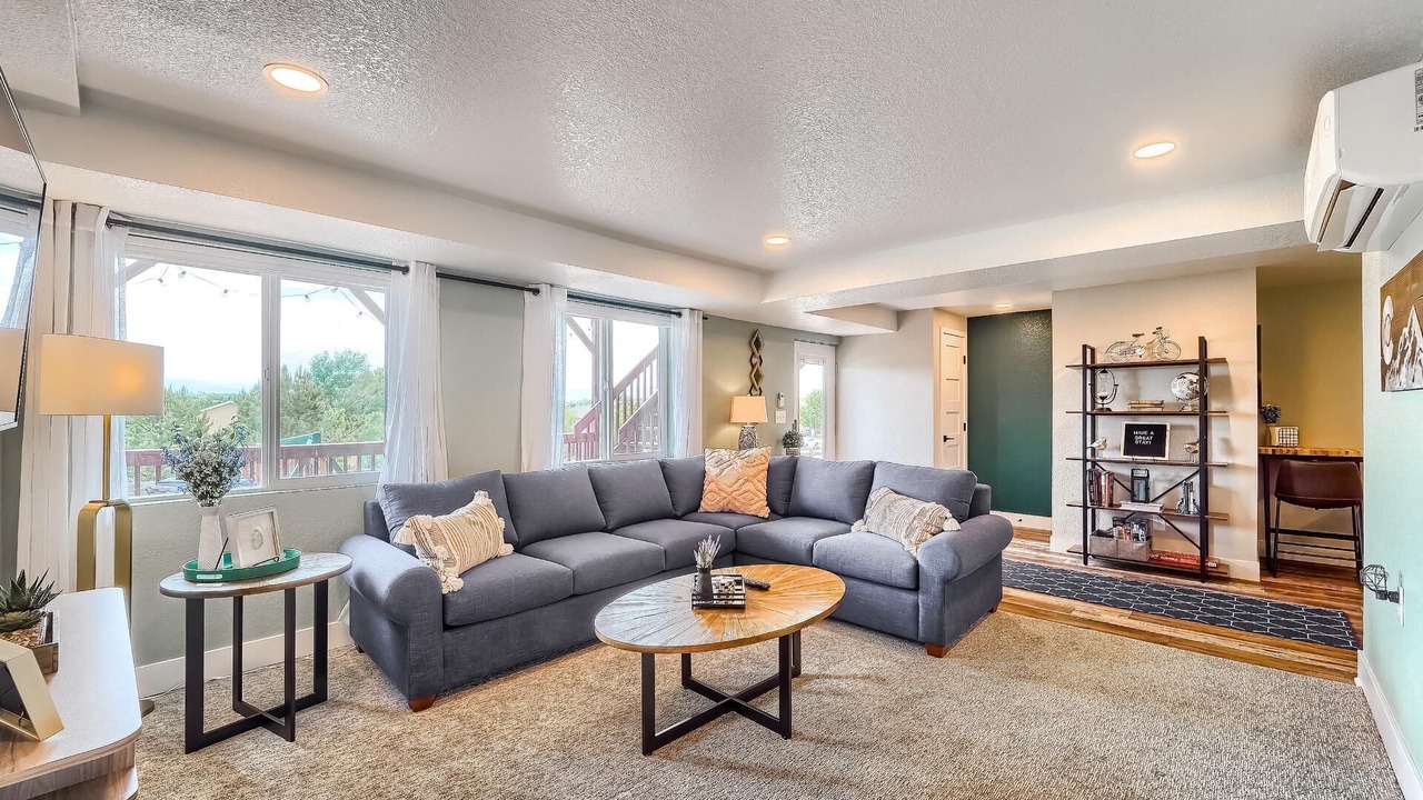 Photo of Livingroom in Erie
