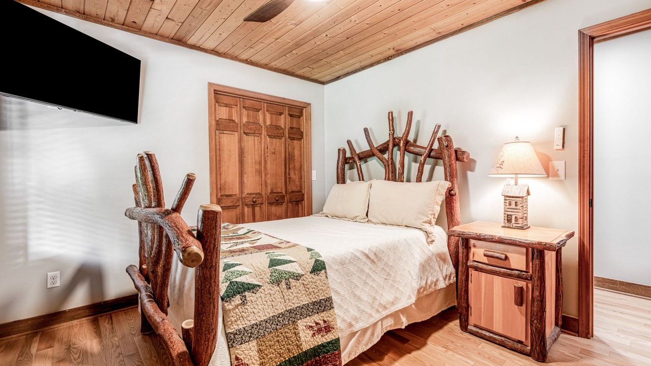 Photo of Bedroom in Kodak