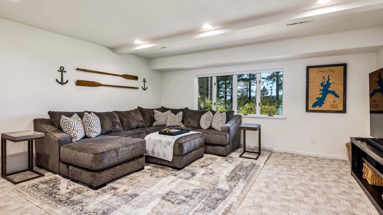 Photo of Bedroom in Dunes City