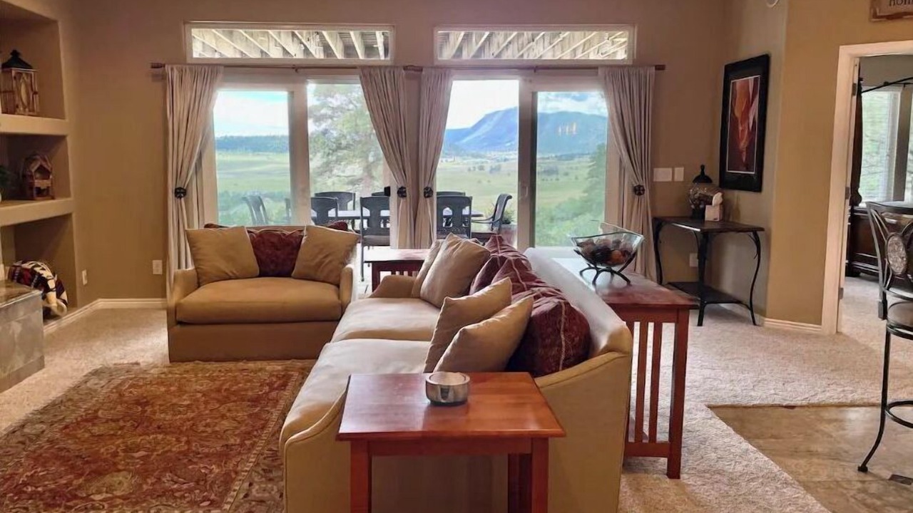 Photo of Livingroom in Larkspur