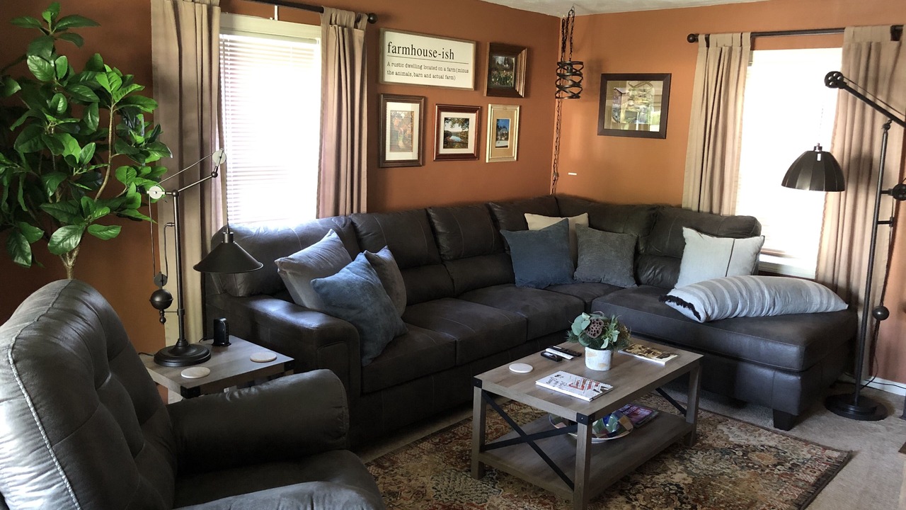 Photo of Livingroom in Youngstown