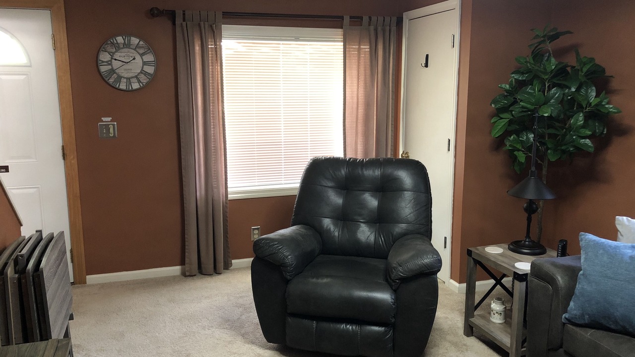 Photo of Livingroom in Youngstown