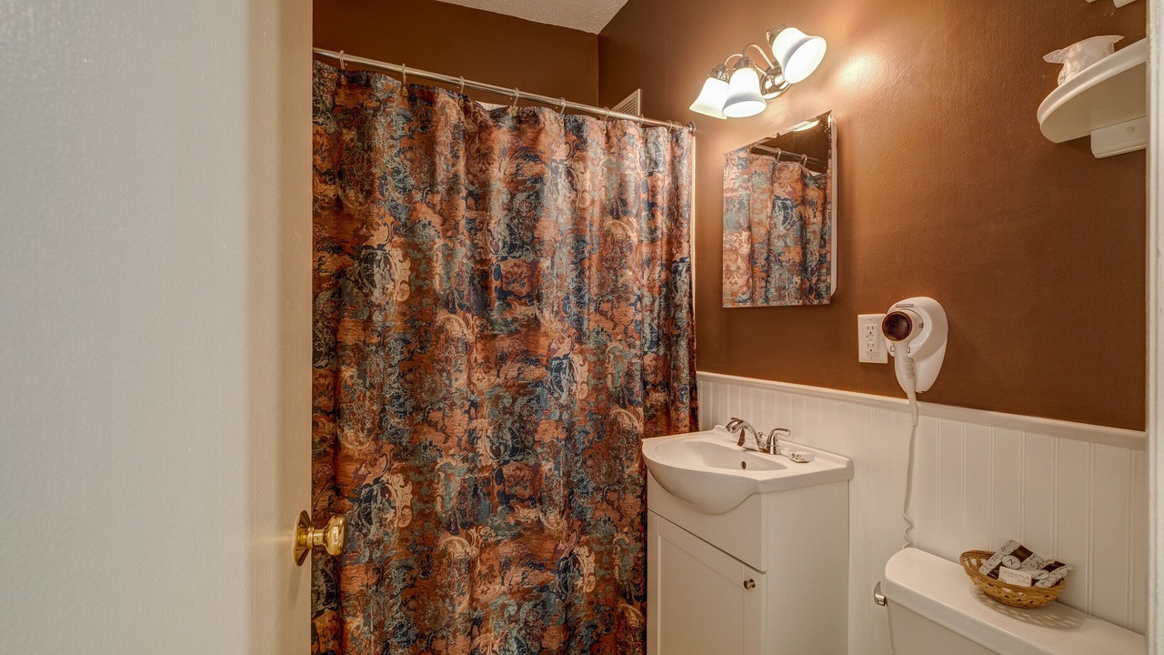 Photo of Bathroom in Weirs Beach