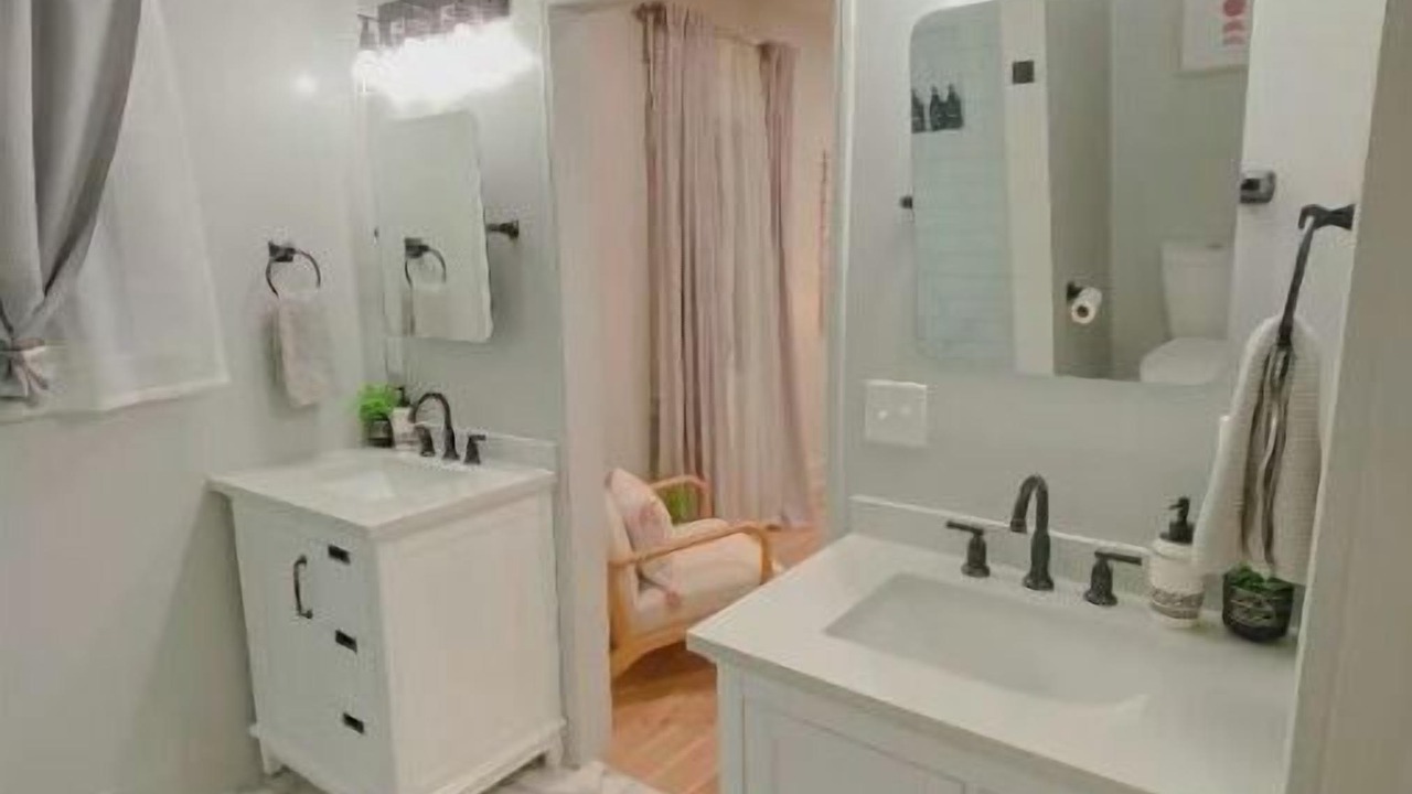 Photo of Bathroom in East Memphis