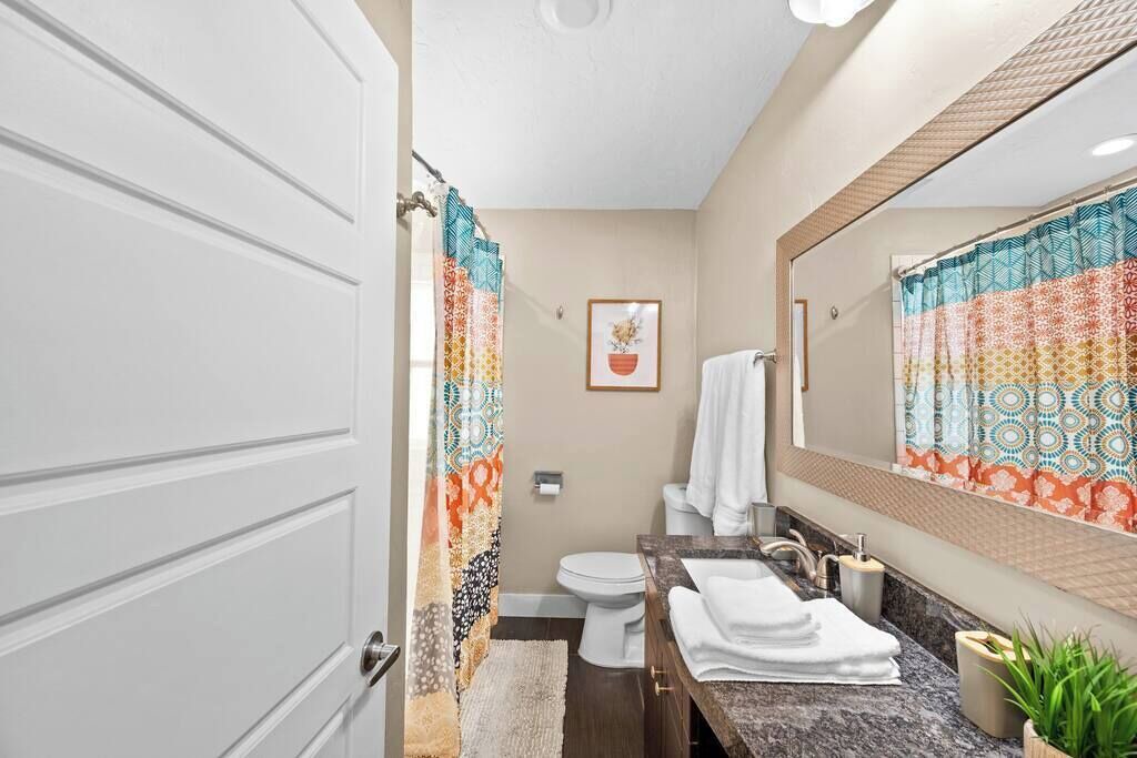 Photo of Bathroom in People's Freeway