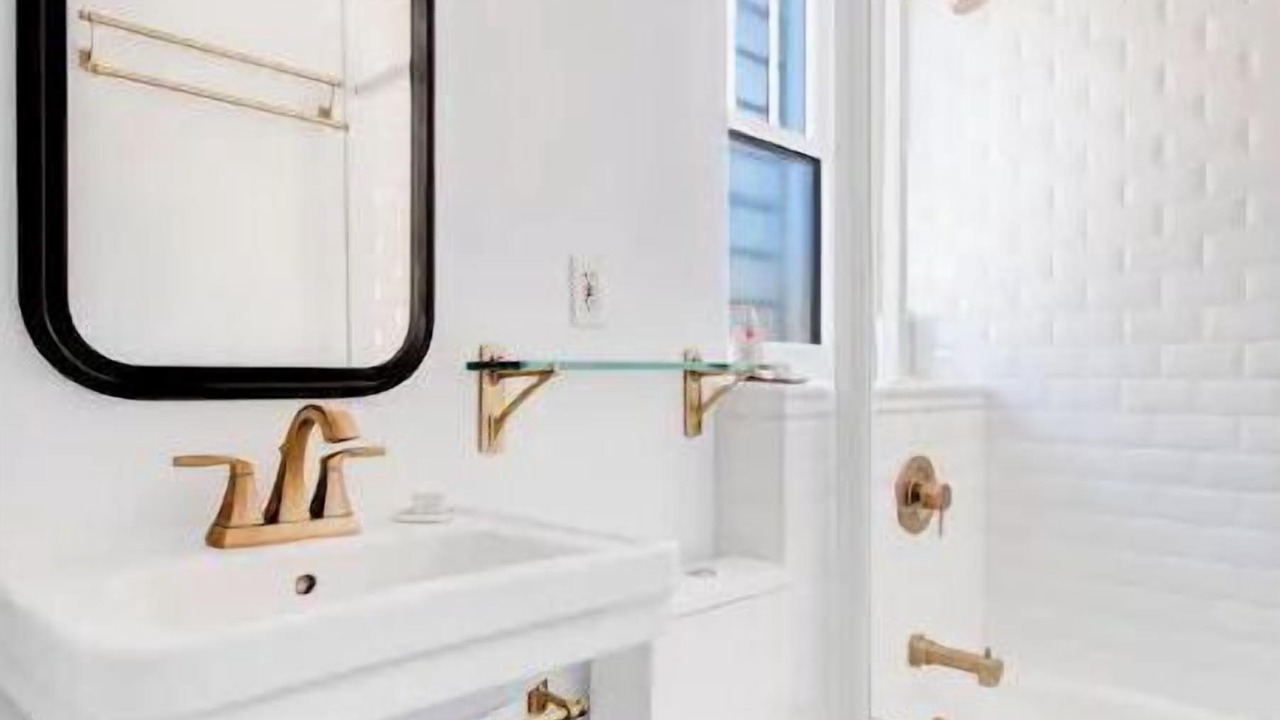 Photo of Bathroom in Huning Highland Historic District