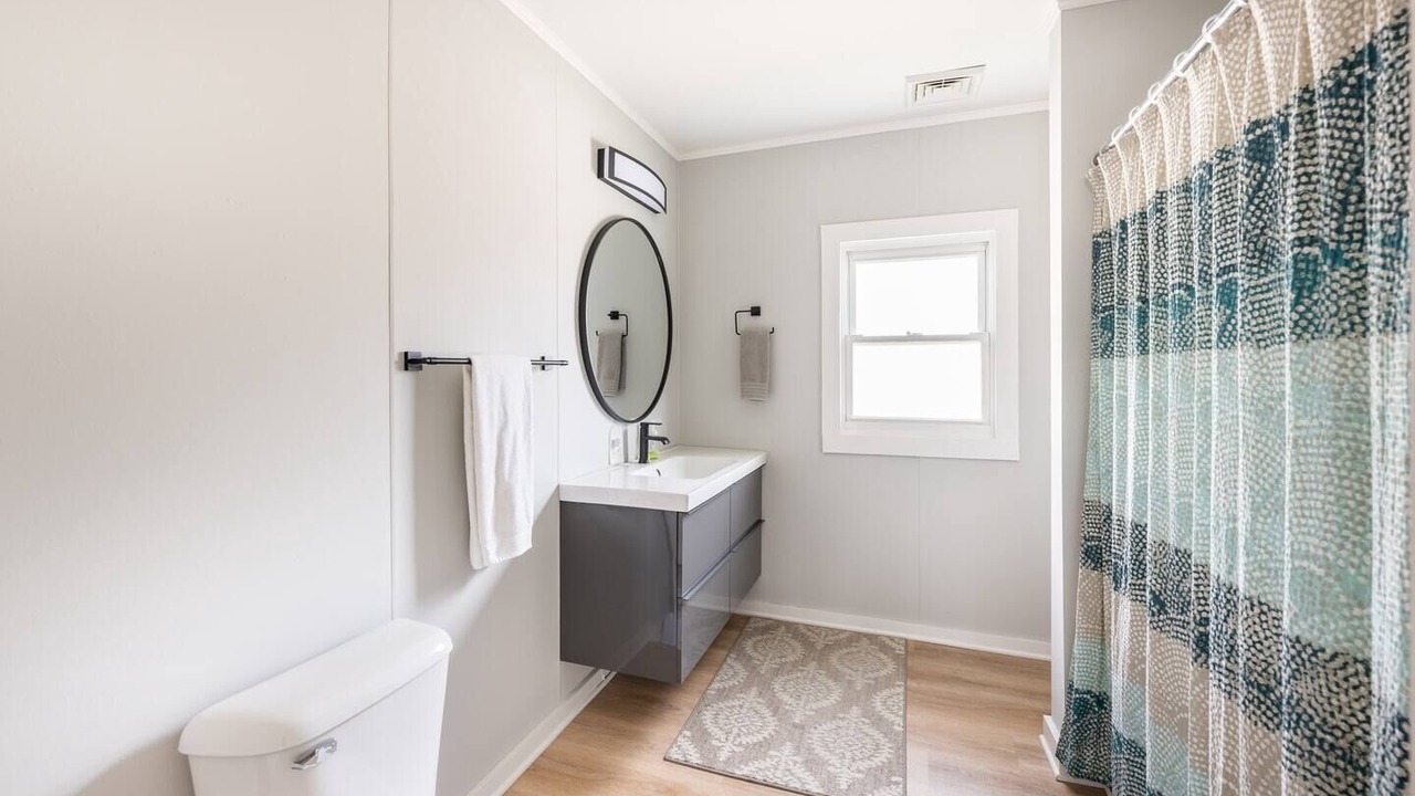 Photo of Bathroom in Ohio City