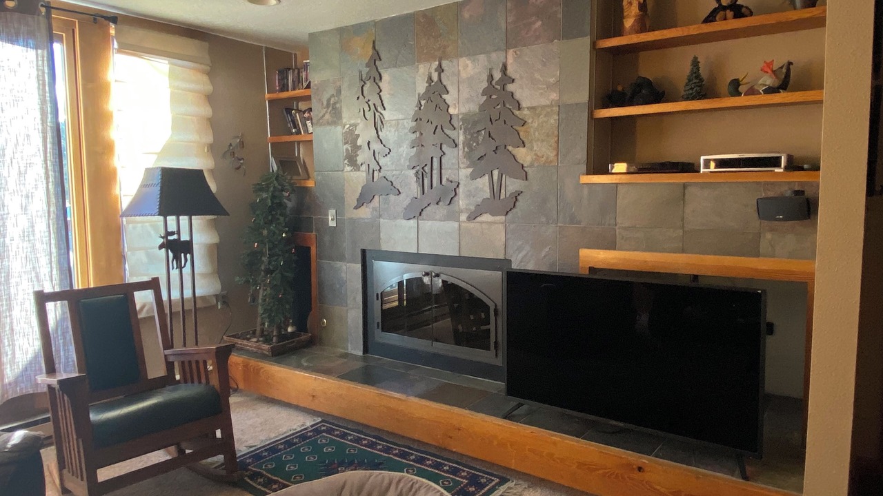 Photo of Livingroom in Lakeside Village