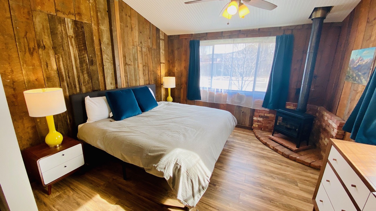 Photo of Bedroom in Lyons