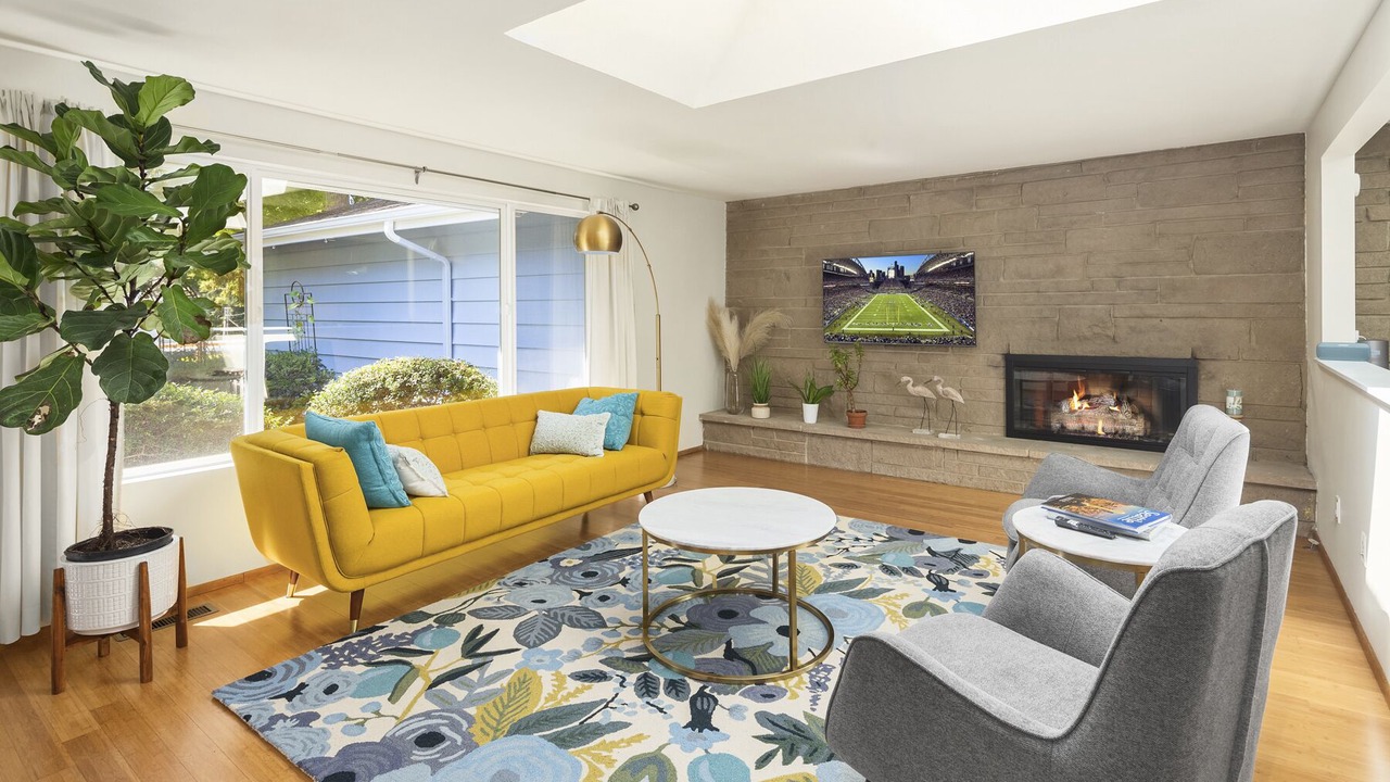 Photo of Livingroom in Lake Forest Park