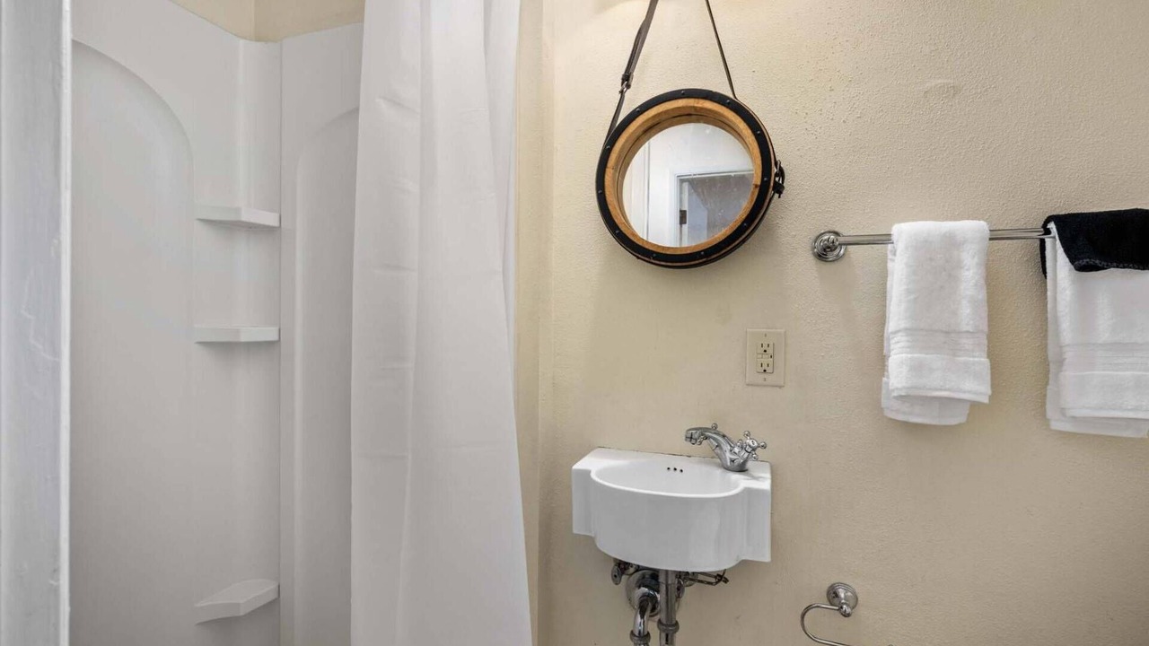 Photo of Bathroom in Oak Grove