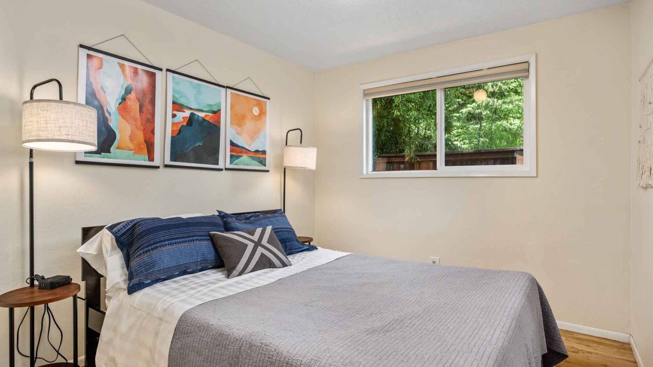 Photo of Bedroom in Oak Grove