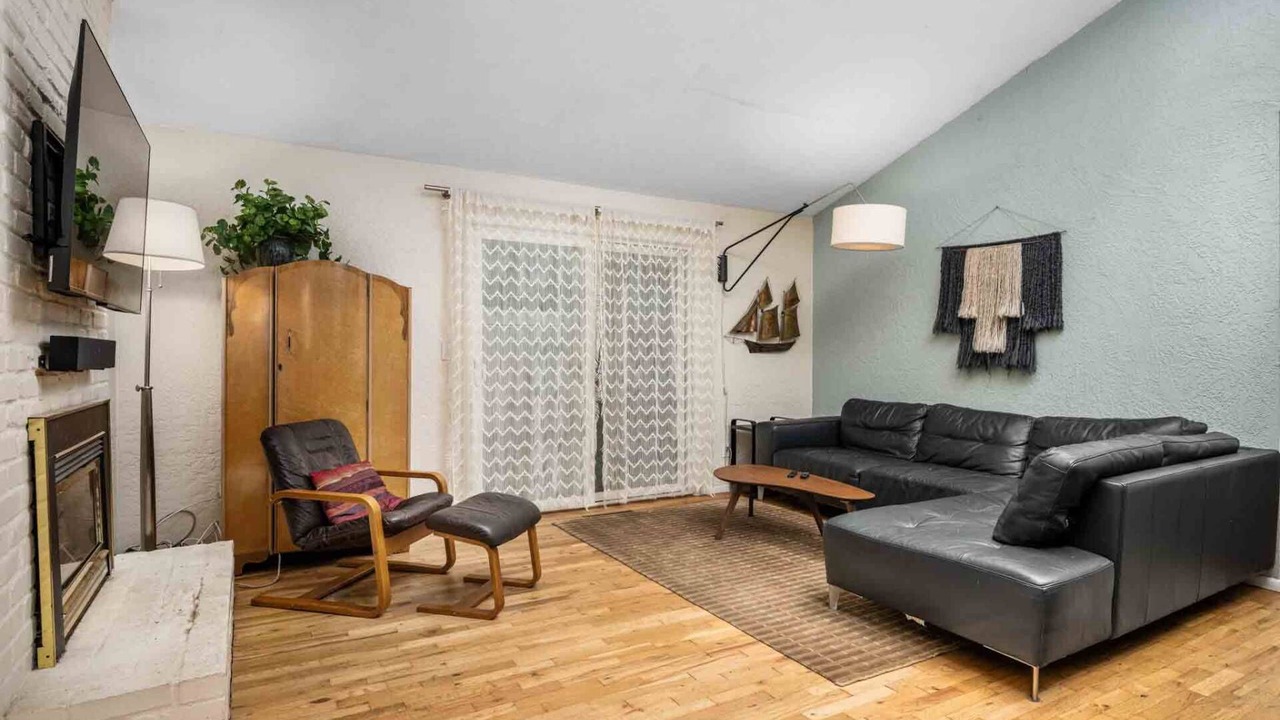 Photo of Livingroom in Oak Grove