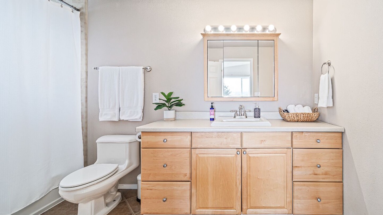 Photo of Bathroom in Downtown Klamath Falls