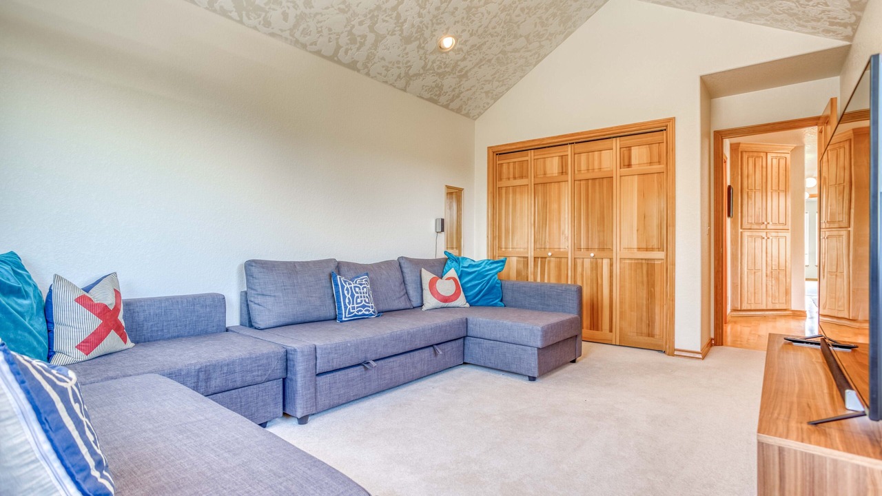 Photo of Bedroom in Netarts