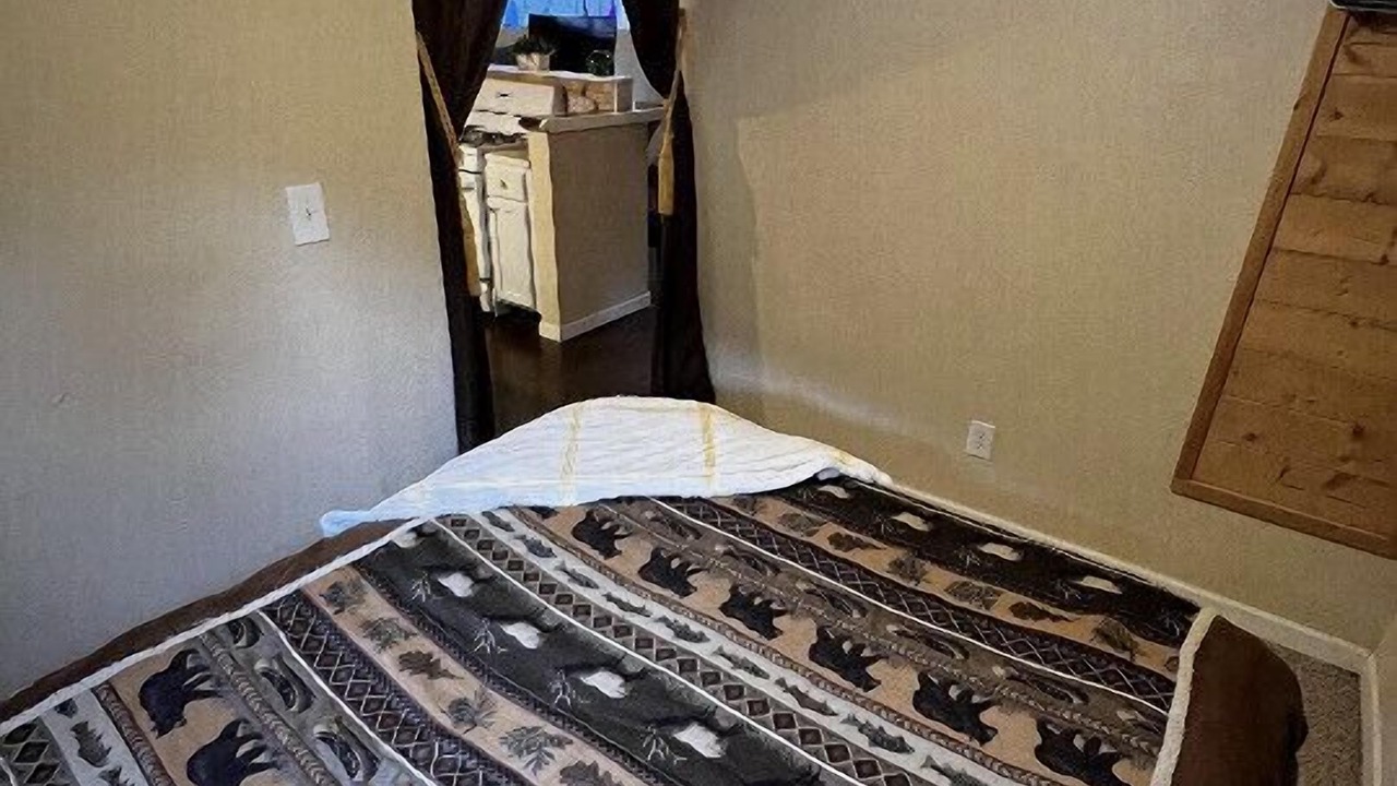Photo of Bedroom in Drake