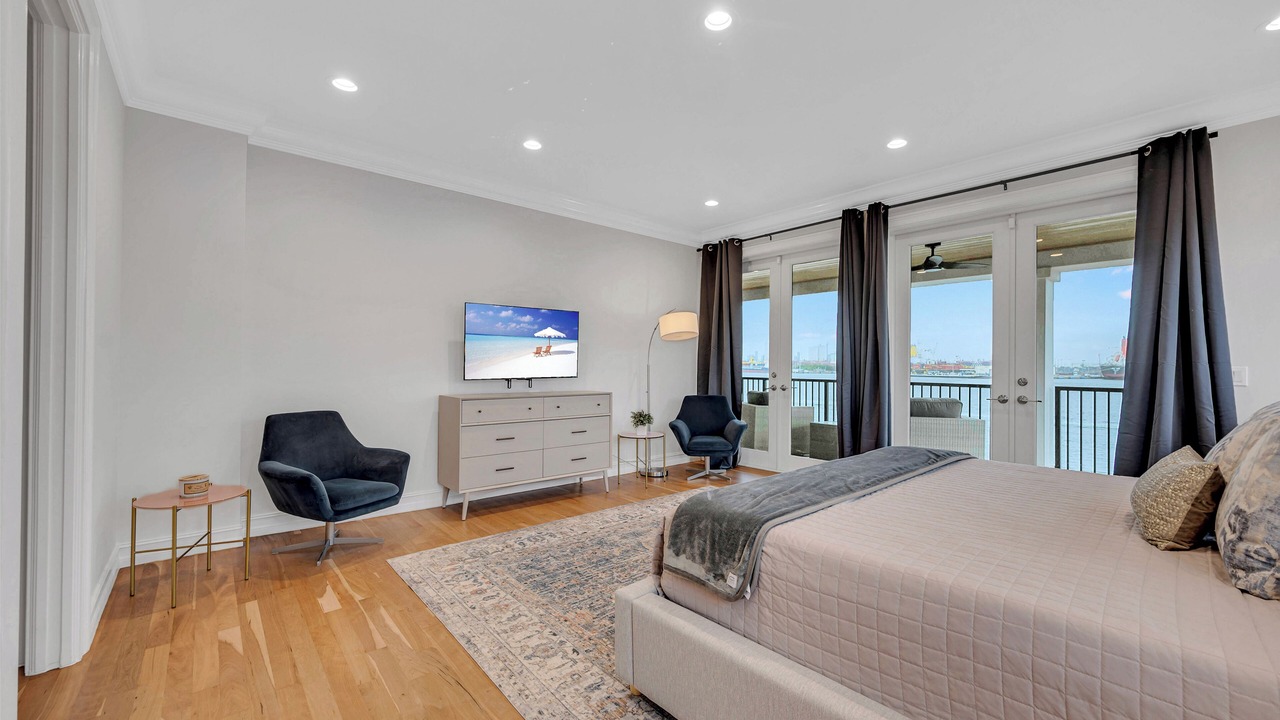 Photo of Patio Balcony in Harbour Inlet
