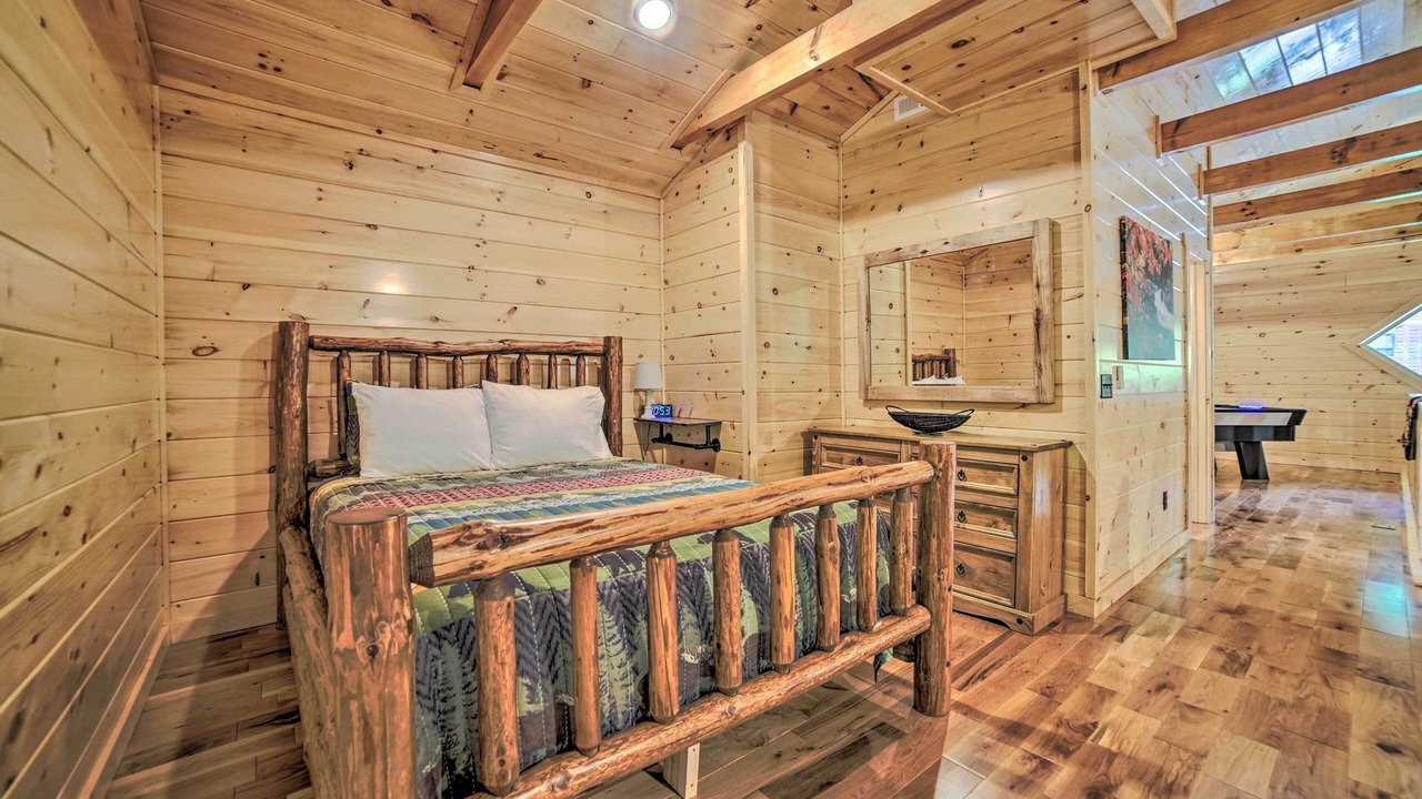 Photo of Bedroom in White Oak Lodge