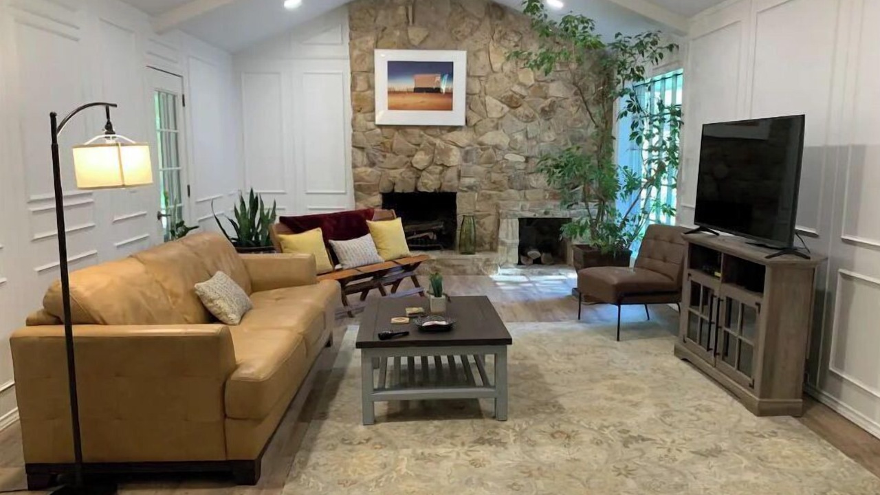 Photo of Livingroom in West Arlington