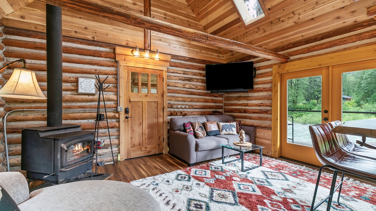 Photo of Livingroom in Gold Bar