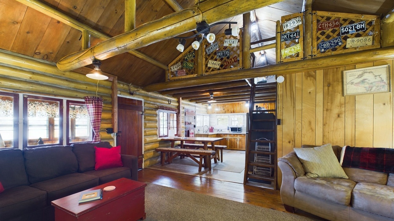 Photo of Livingroom in Wetmore