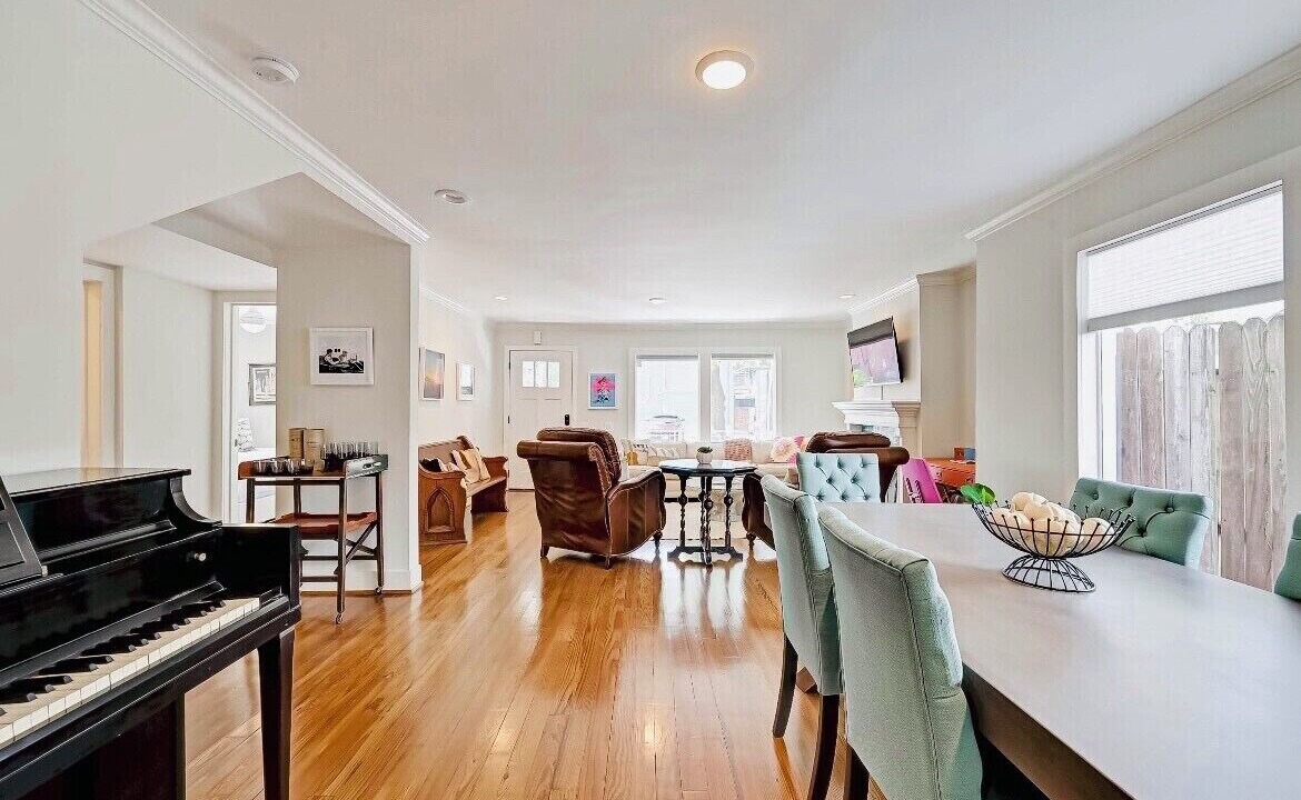 Photo of Bedroom in Neartown