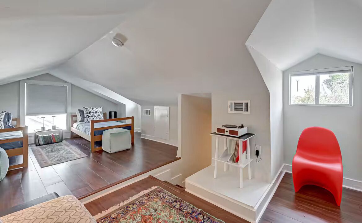 Photo of Bedroom in Neartown