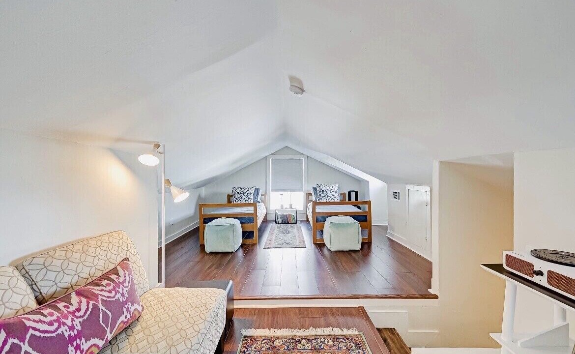 Photo of Bedroom in Neartown