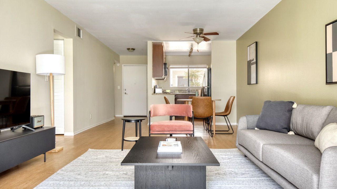 Photo of Livingroom in Downtown Burbank
