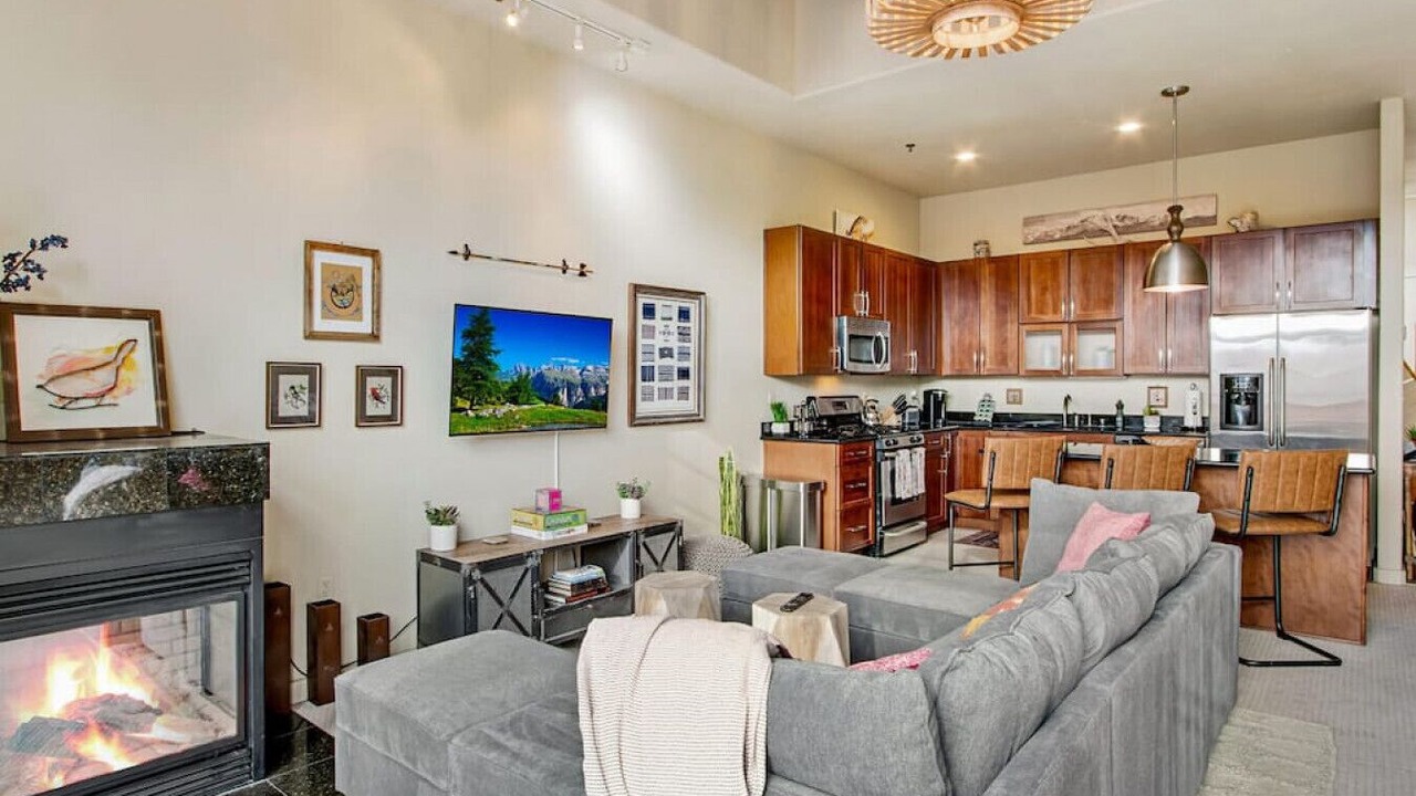 Photo of Livingroom in Manitou Springs Historic District