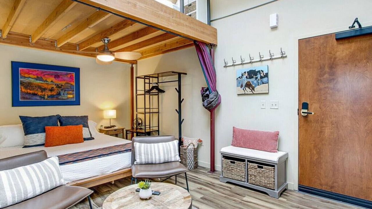 Photo of Bedroom in Manitou Springs Historic District
