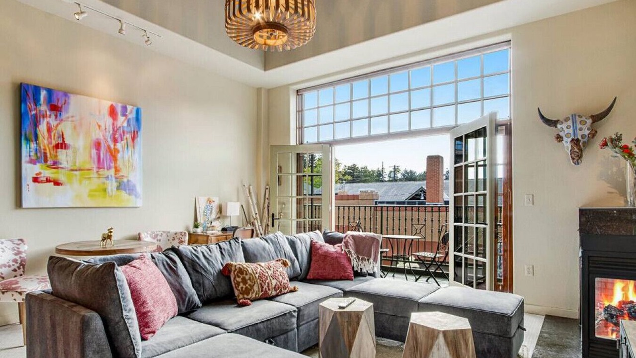 Photo of Livingroom in Manitou Springs Historic District