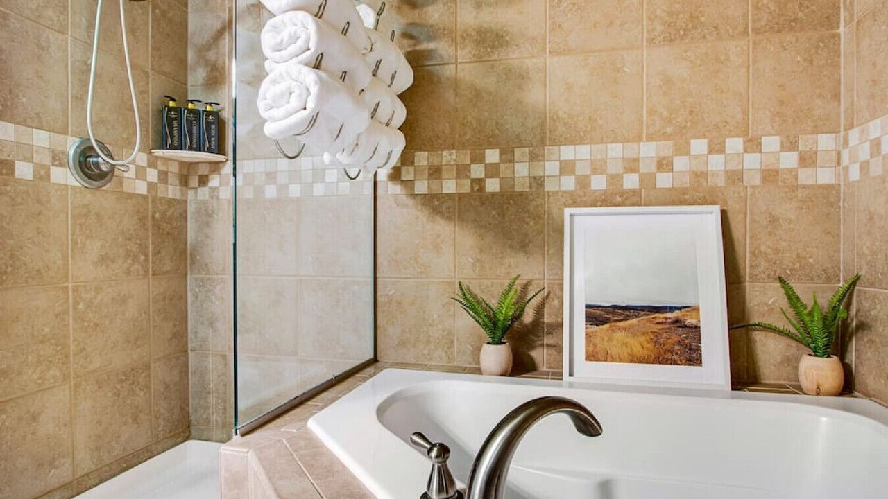 Photo of Bathroom in Manitou Springs Historic District