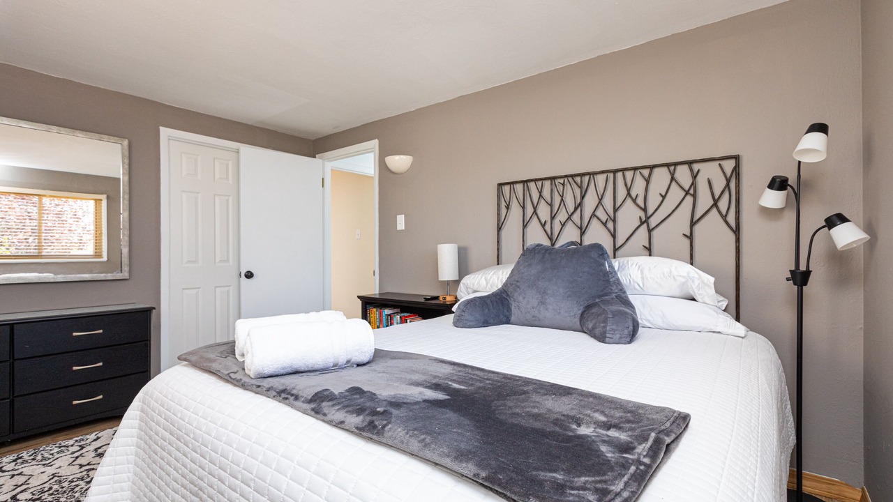 Photo of Bedroom in Northeast Heights