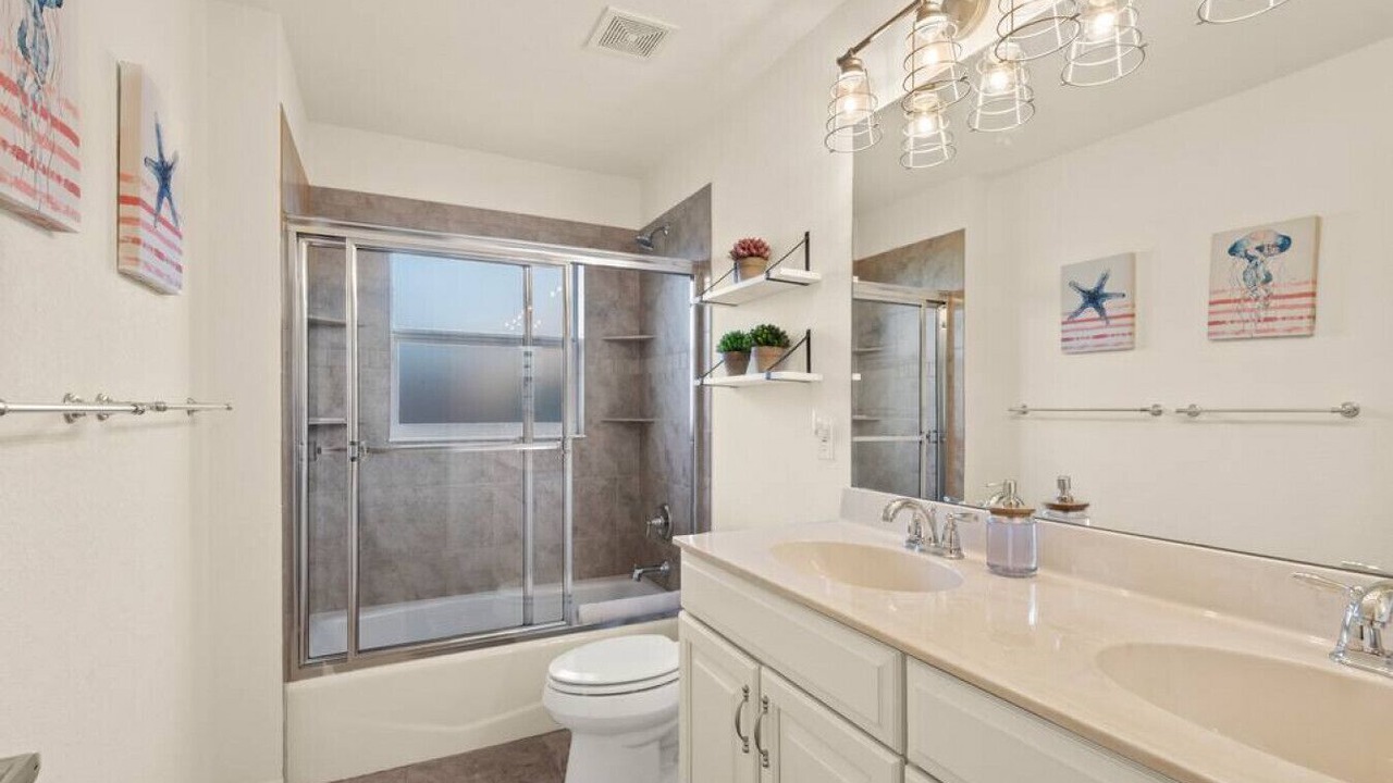 Photo of Bedroom in Pelican