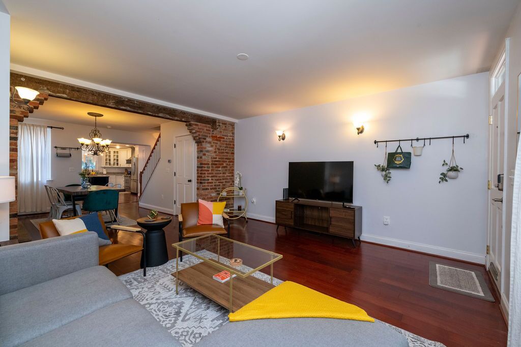 Photo of Livingroom in Fells Point