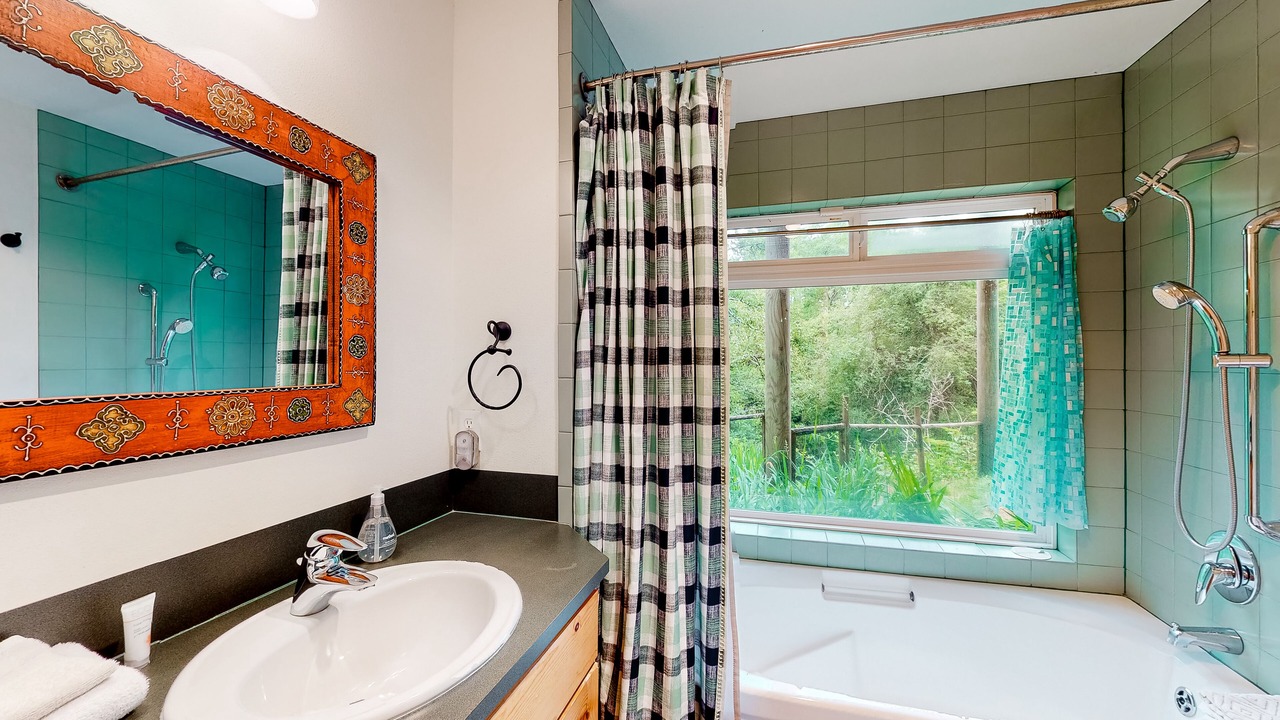 Photo of Bathroom in Neahkahnie Beach