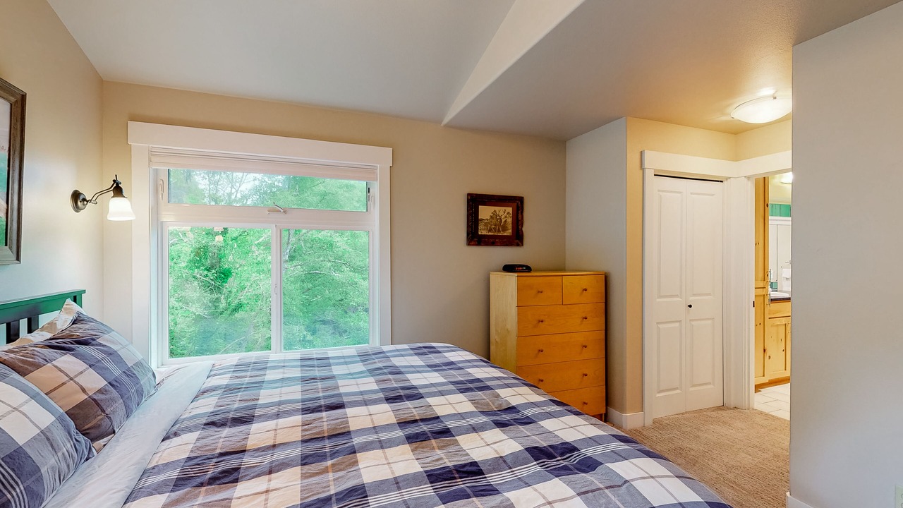 Photo of Bedroom in Neahkahnie Beach