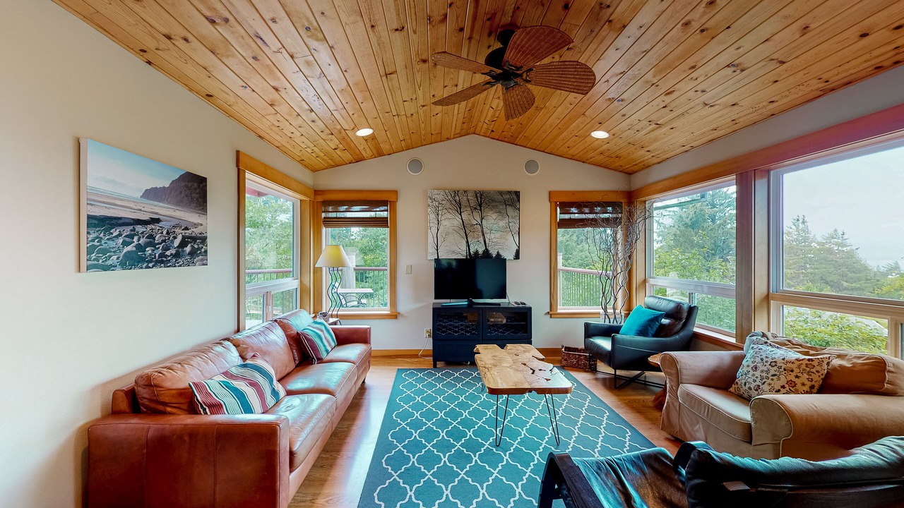 Photo of Livingroom in Neahkahnie Beach